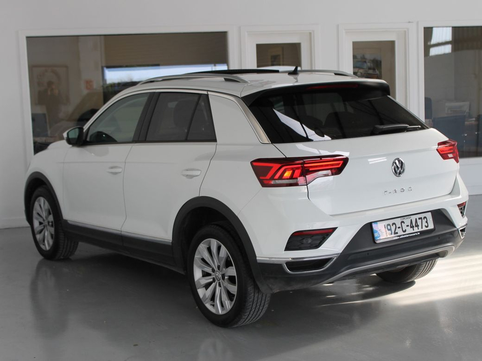 2019 Volkswagen T-Roc - image 8