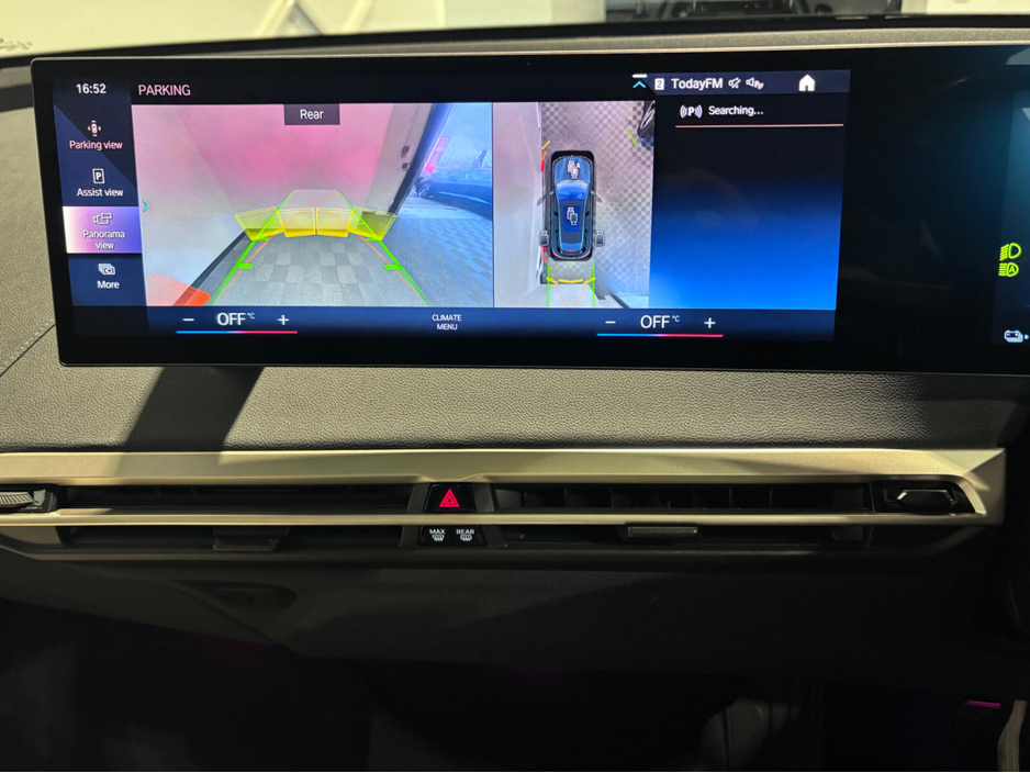 2022 BMW iX - image 10