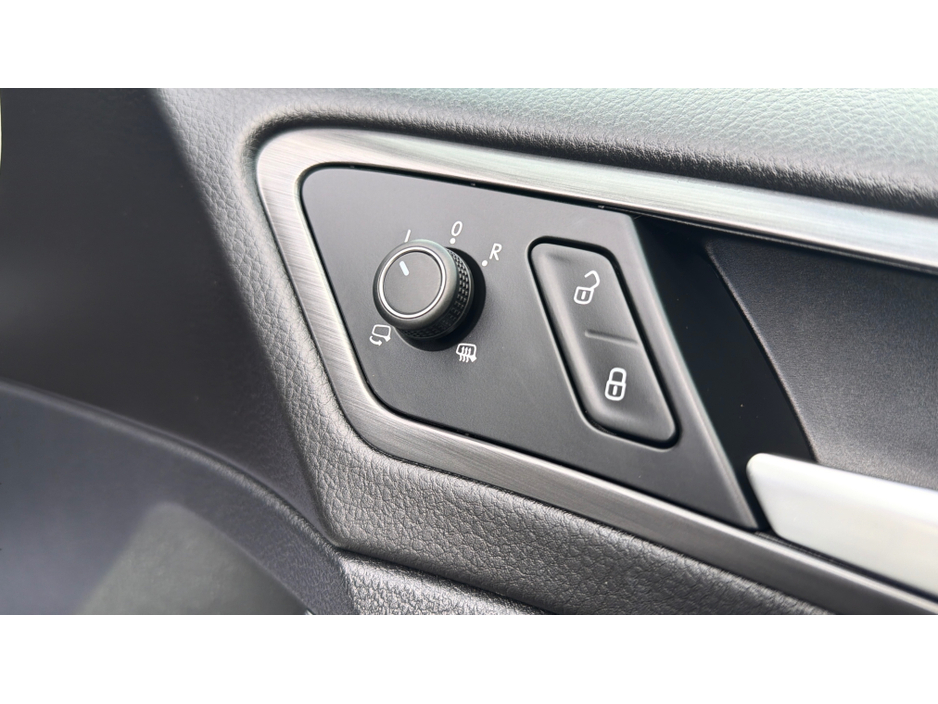 2017 Volkswagen Golf - image 22