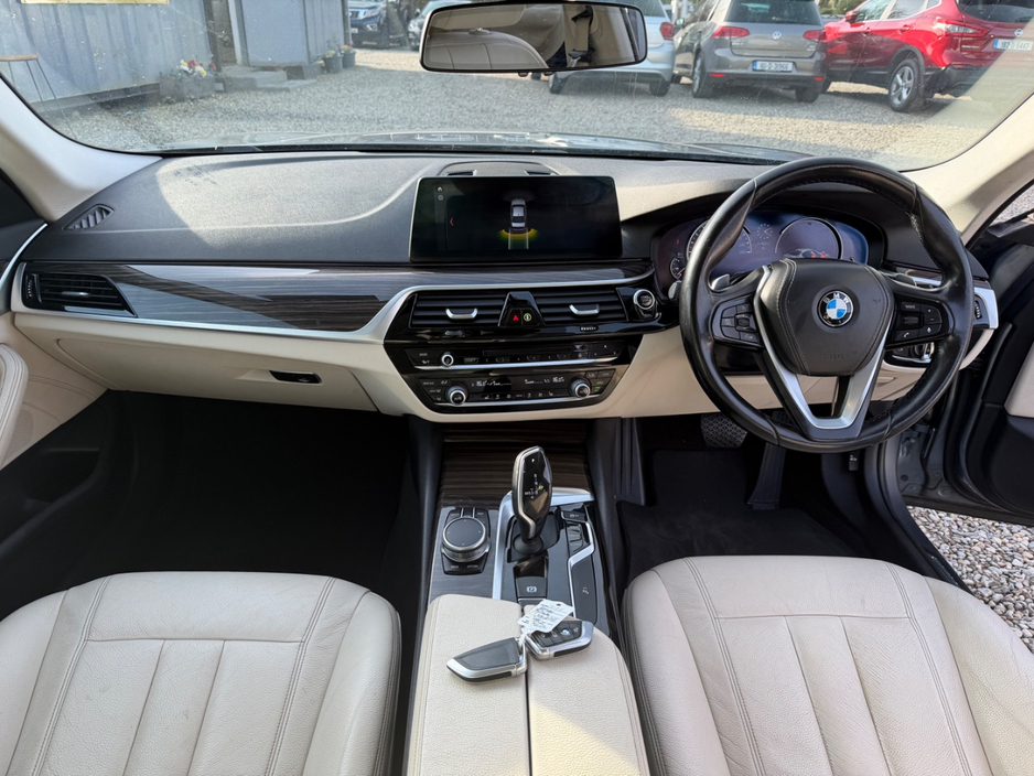 2017 BMW 5 Series - image 18