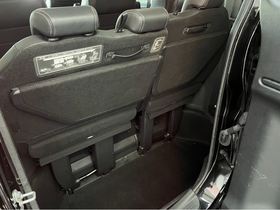 2020 Honda Stepwagon - image 7