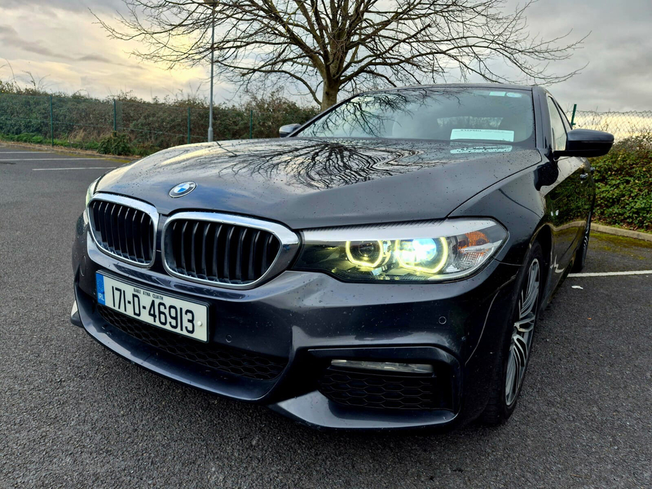 2017 BMW 5 Series - image 8