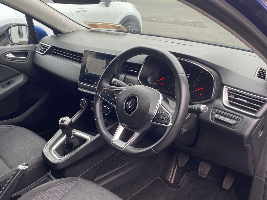 2020 Renault Clio - image 15