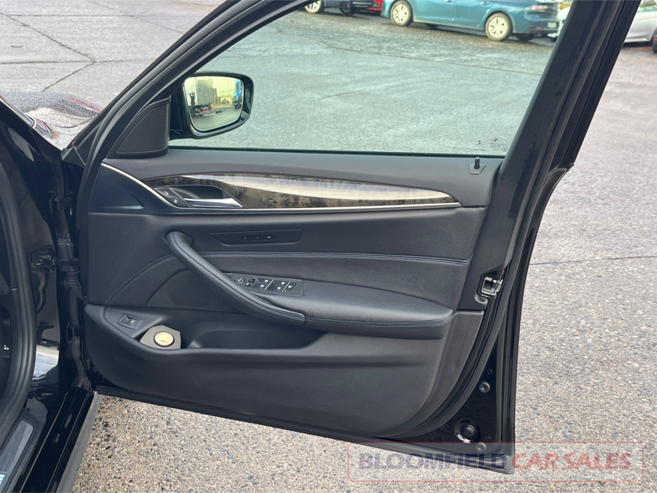 2018 BMW 5 Series MSPORT , PAN ROOF // IMMACULATE €29,950