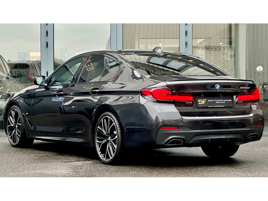2023 BMW 5 Series ++LOW KM++ M SPORT PRO MHEV AUTO 520 D