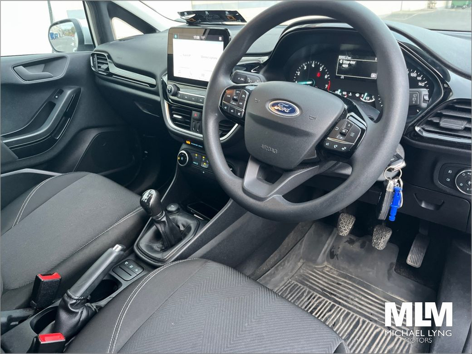 2022 Ford Fiesta - image 10