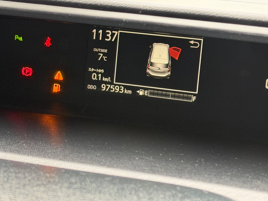 2019 Toyota Aqua - image 13