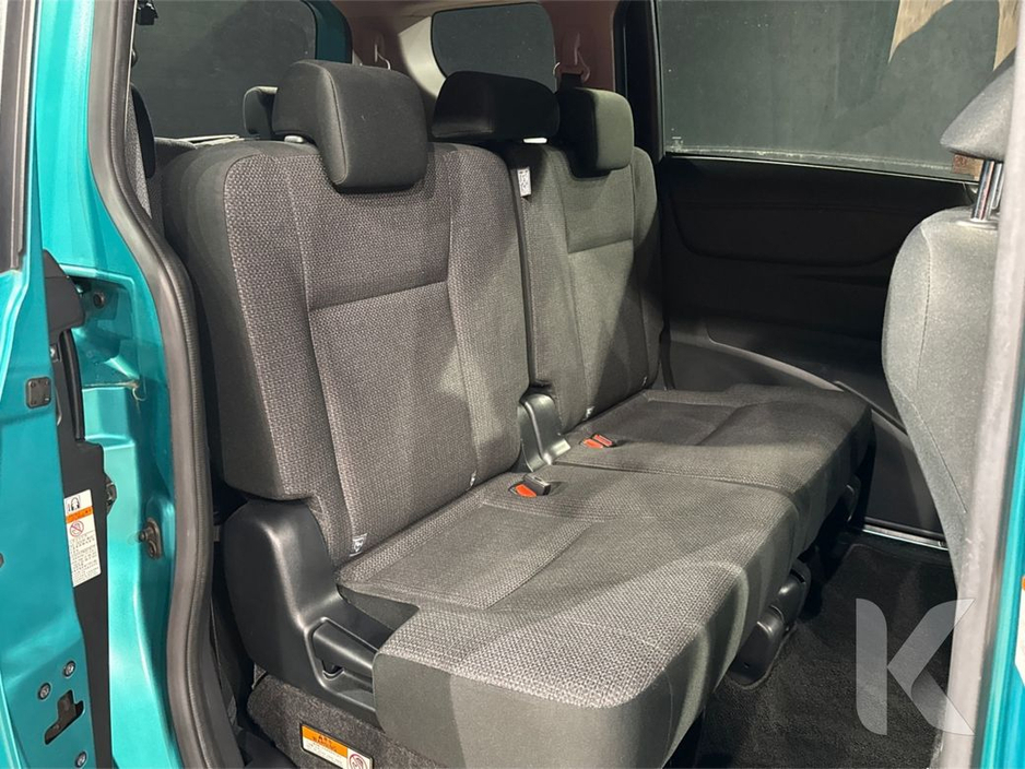 2019 Toyota Sienta - image 16