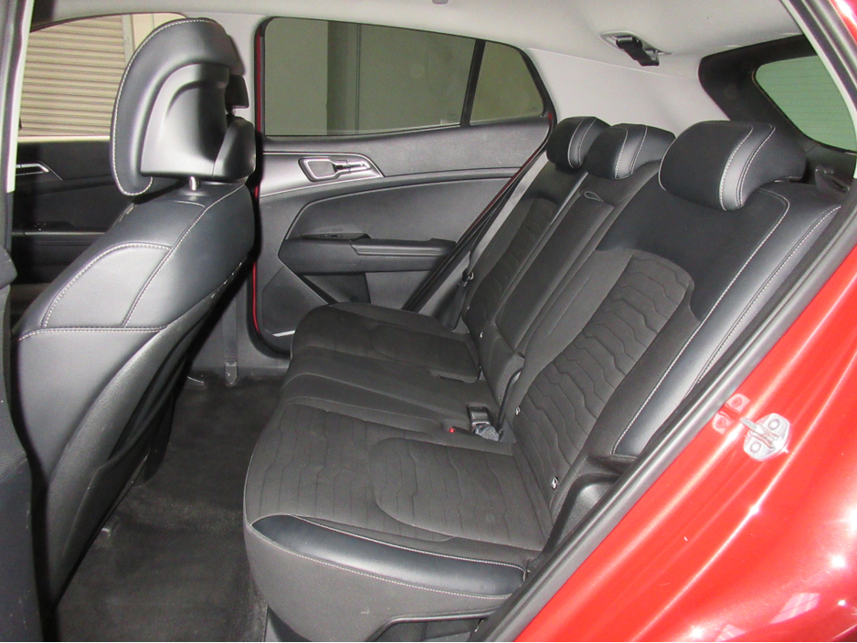 2023 Kia Sportage - image 12