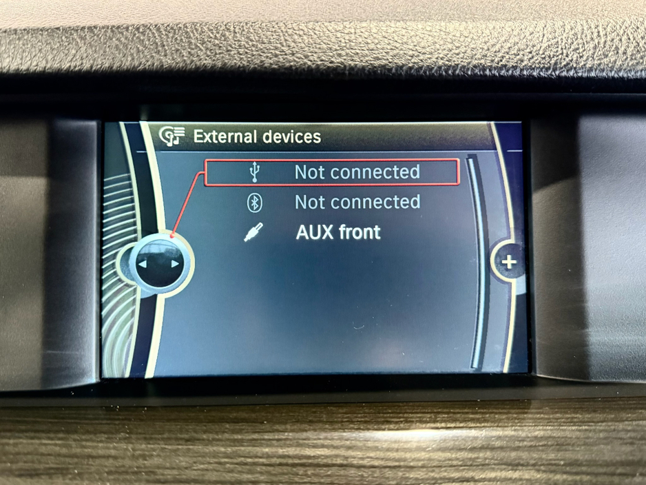 2012 BMW 5 Series - image 12