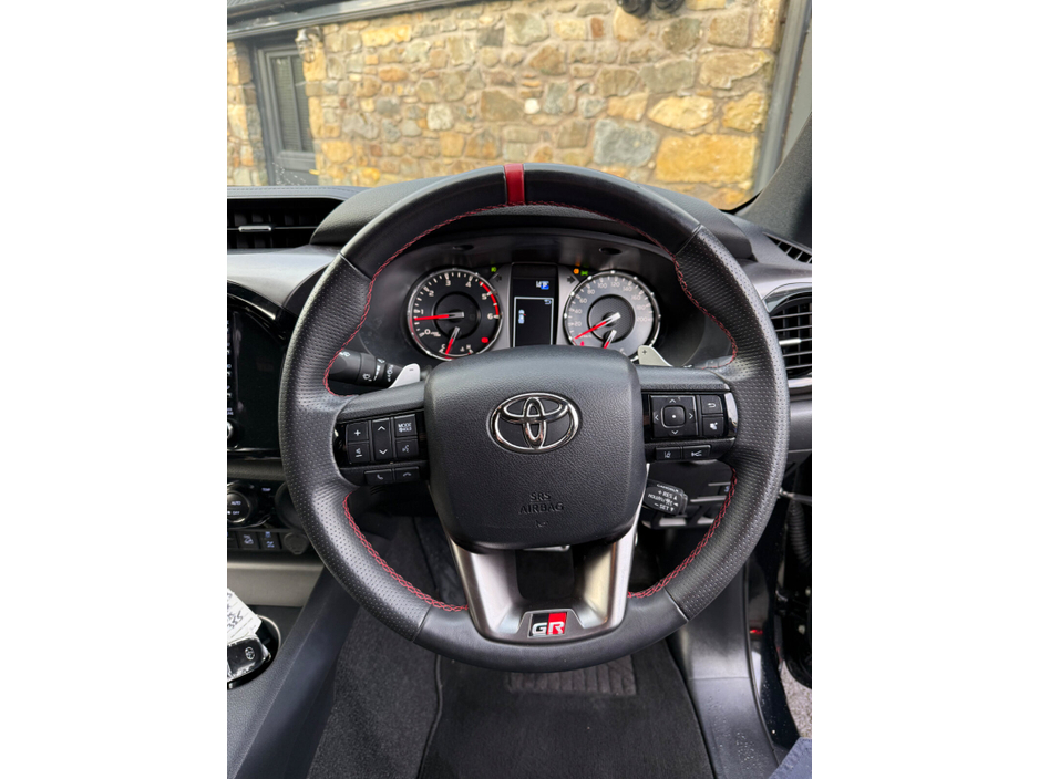 2023 Toyota Hilux  €44,995