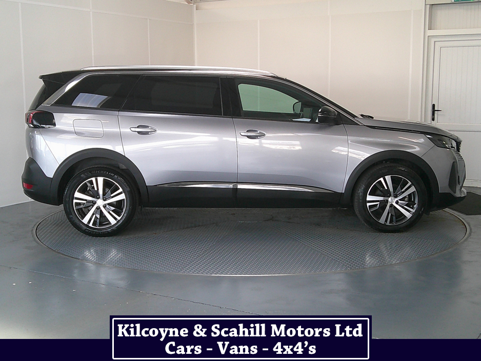 2024 Peugeot 5008 - image 8