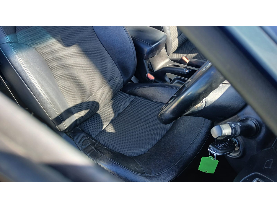 2013 Hyundai ix35 - image 8