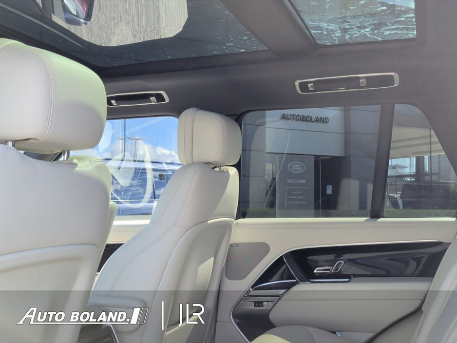 2023 Land Rover Range Rover - image 5