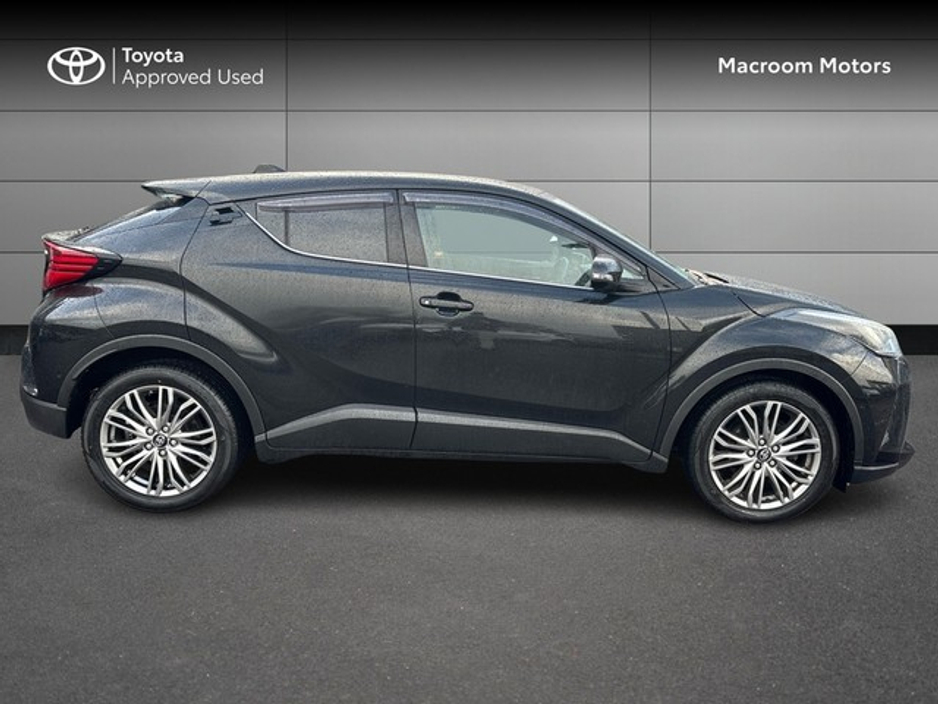 2023 Toyota C-HR C-HR HYBRID SOL €29,000