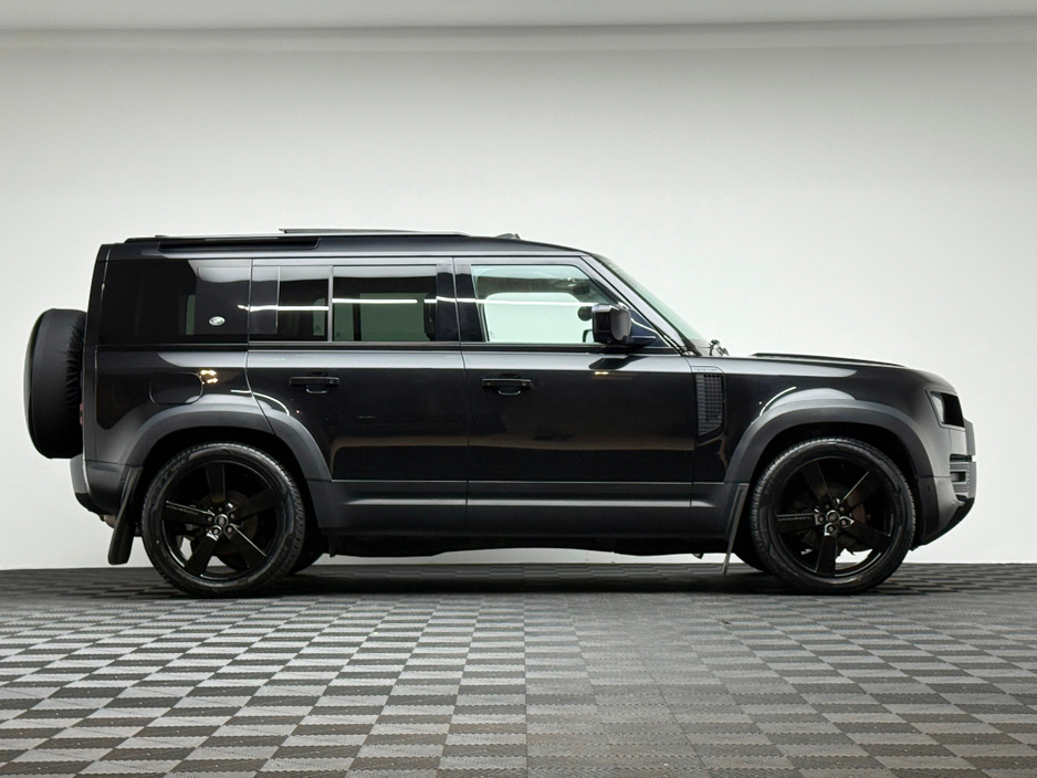 2020 Land Rover Defender - image 8