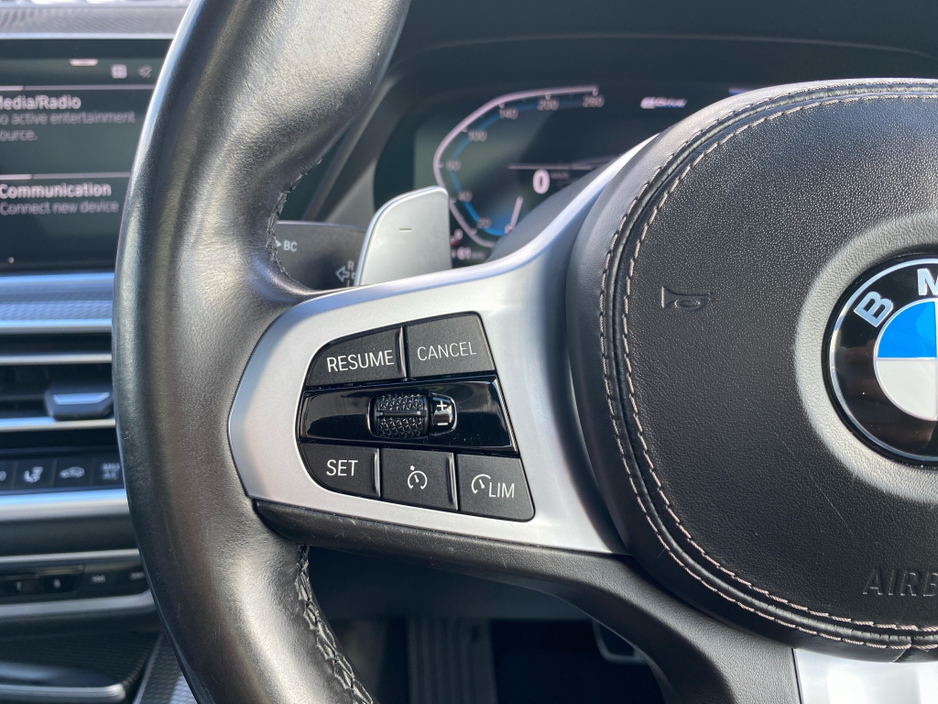 2021 BMW X5 - image 9