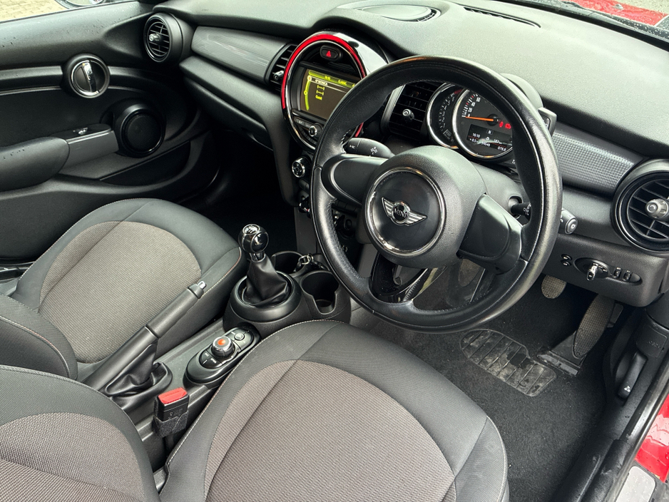 2017 MINI Hatch - image 6