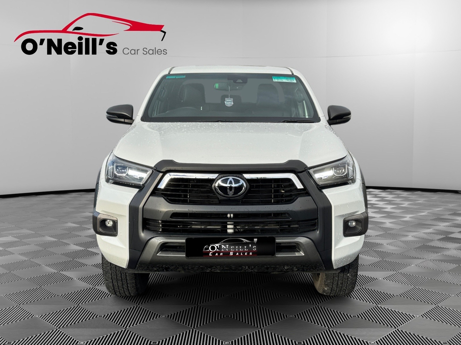 2025 Toyota Hilux *NO VAT* 2.8 INVINCIBLE  AUTO #332 €57,999