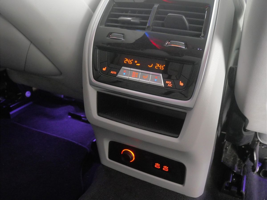 2024 BMW XM - image 27