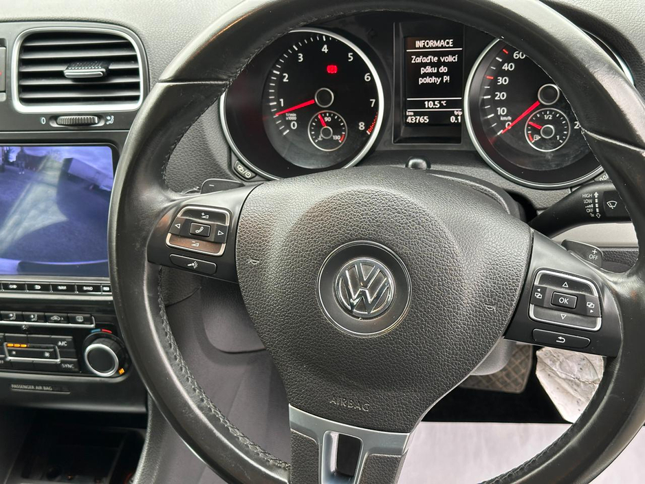2012 Volkswagen Golf - image 18