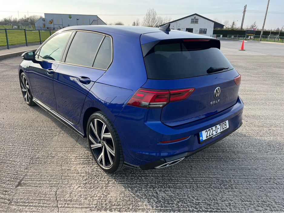 2022 Volkswagen Golf - image 8