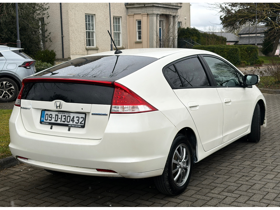 2009 Honda Insight - image 6