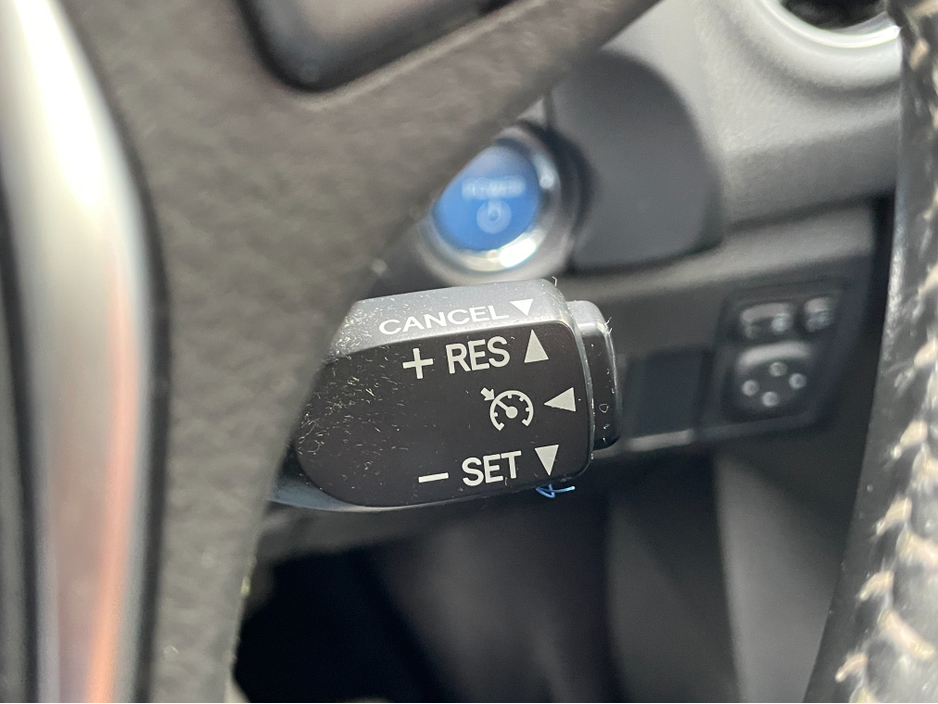 2018 Toyota Auris - image 14