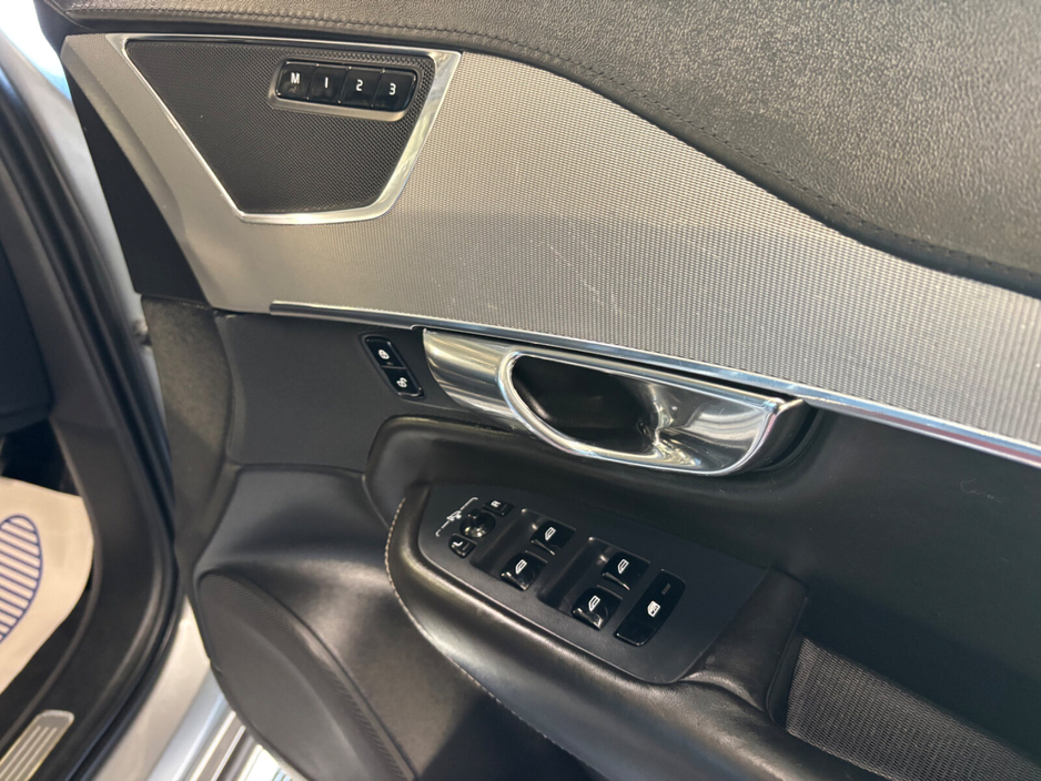 2016 Volvo XC90 - image 10