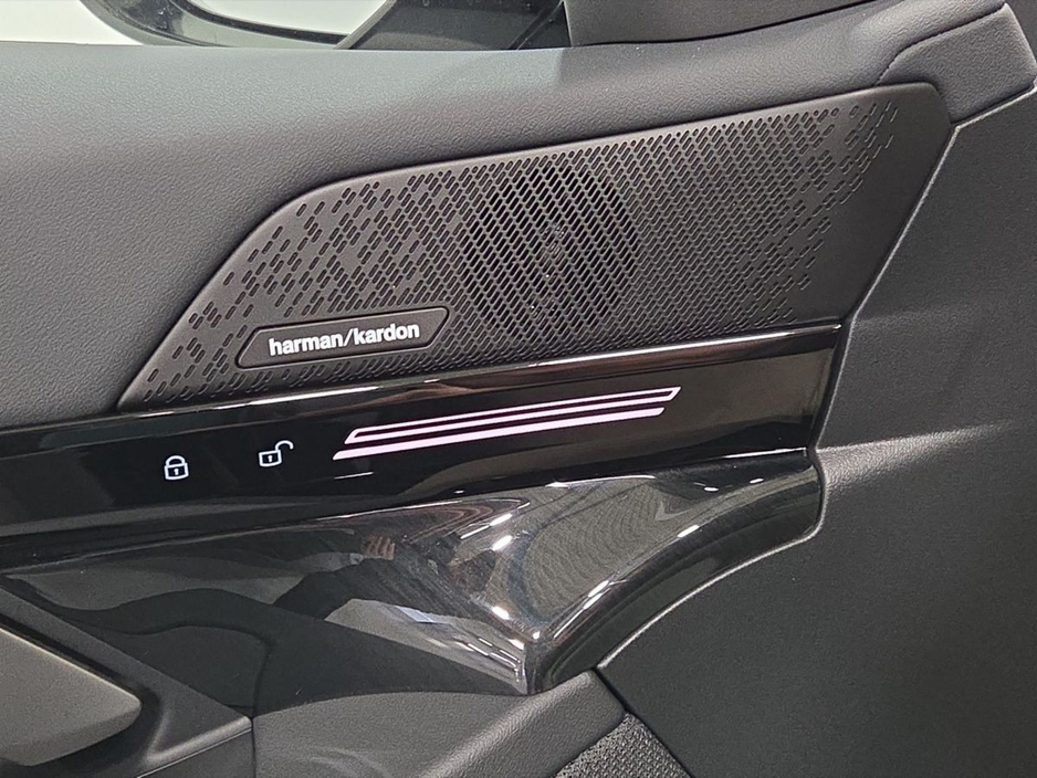 2024 BMW 5 Series - image 23