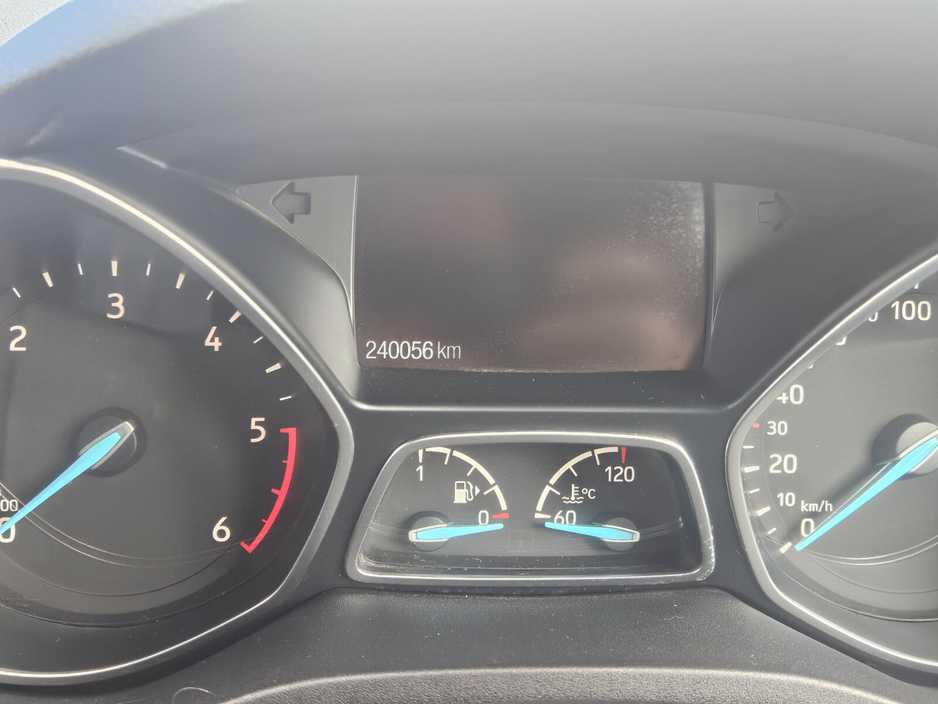 2019 Ford Kuga - image 6