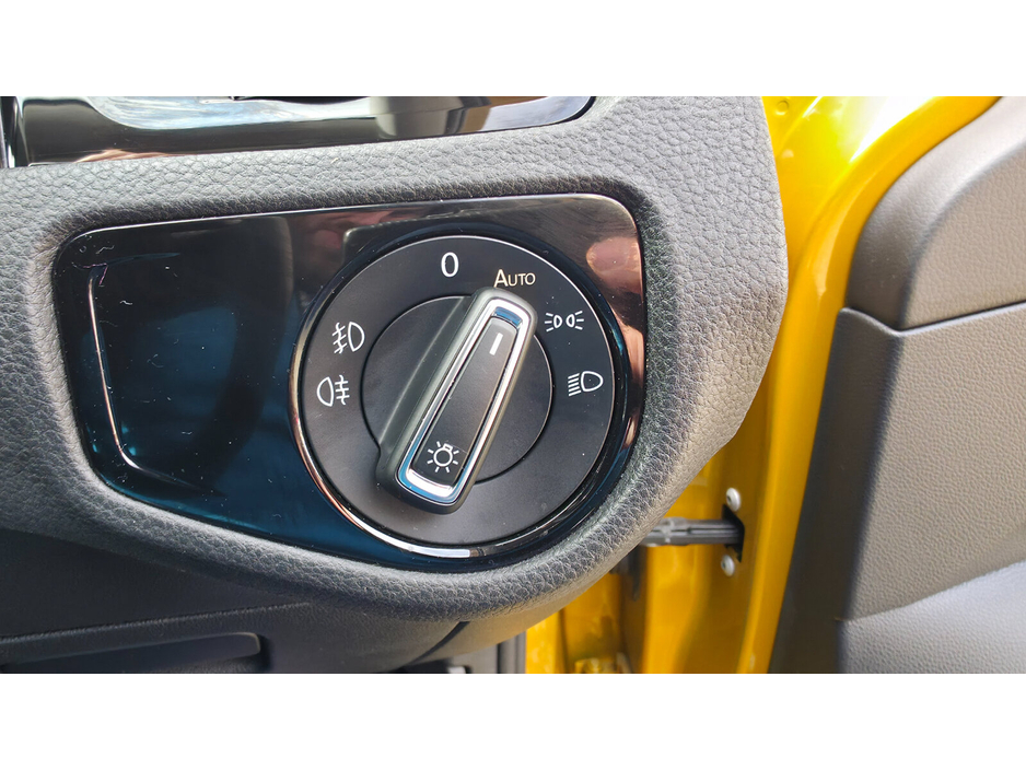 2017 Volkswagen Golf - image 15