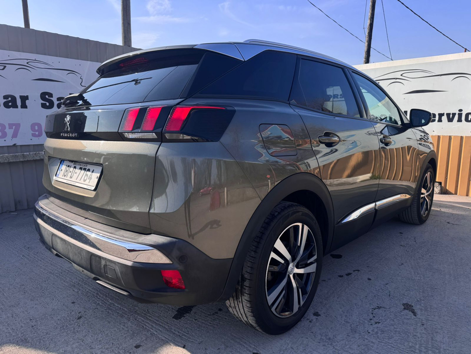 2018 Peugeot 3008 - image 4