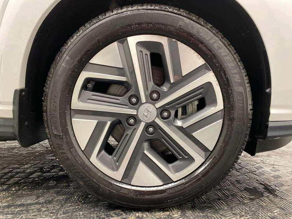 2023 Hyundai Kona - image 5