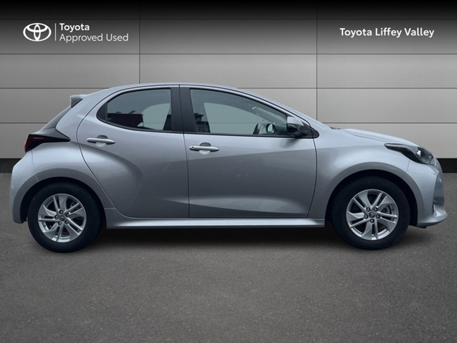 2023 Toyota Yaris 1.5 HYBRID LUNA AUTO €23,950