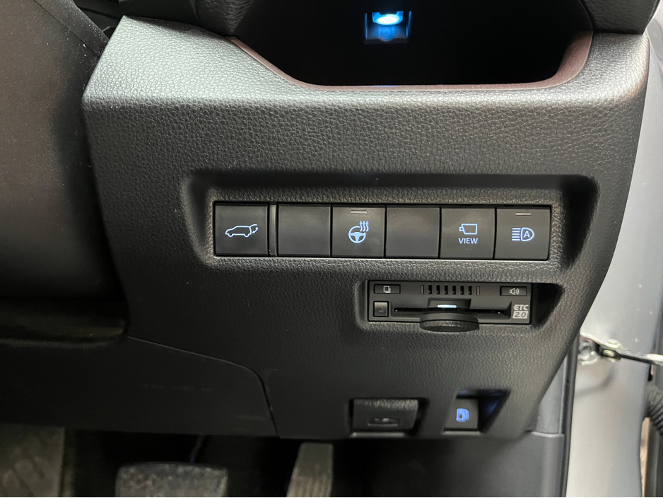 2021 Toyota Rav4 - image 12