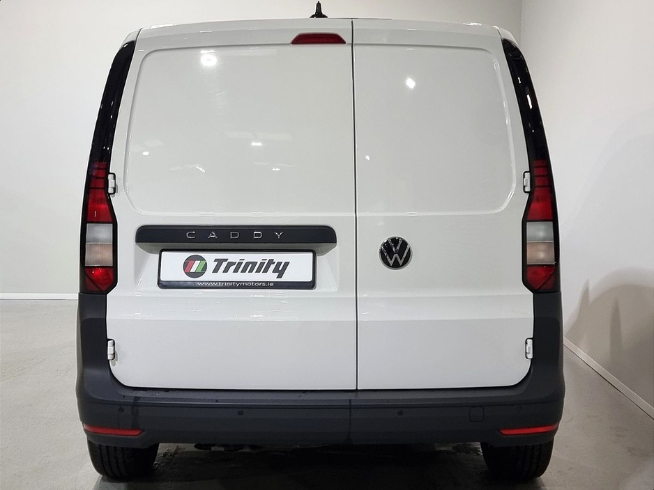 2025 Volkswagen Caddy - image 13