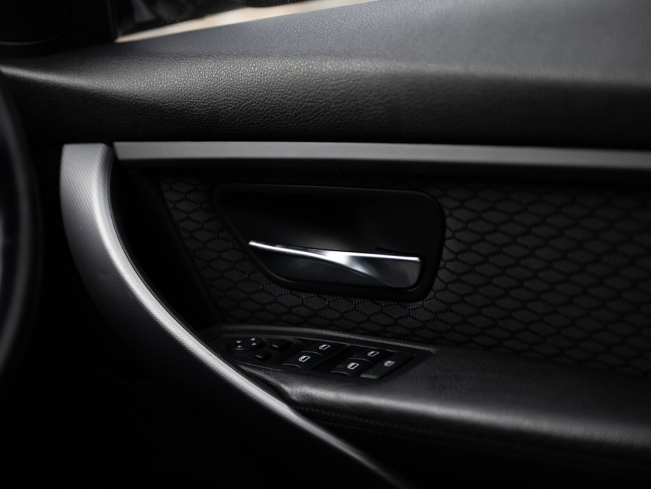 2013 BMW 3 Series - image 28