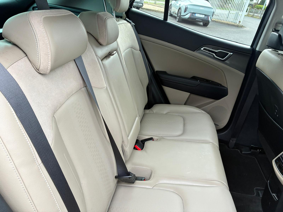 2023 Kia Sportage - image 8