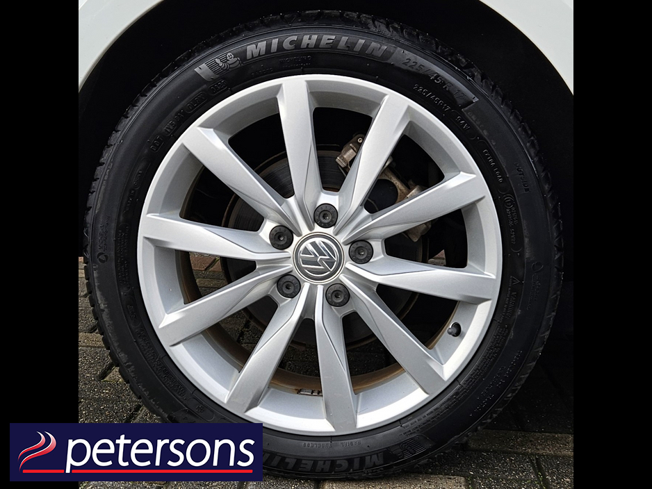 2017 Volkswagen Golf VOLKSWAGEN GOLF 1.2 PETROL AUTOMATIC - LOW MILEAGE €17,950