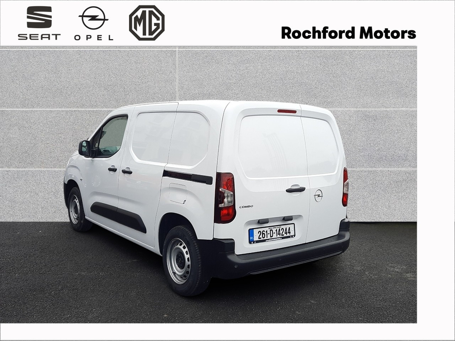 2026 Opel Combo L1H1 Komfort 1.5D 100HP €21,050