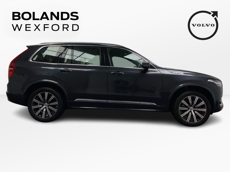 2022 Volvo XC90 - image 4