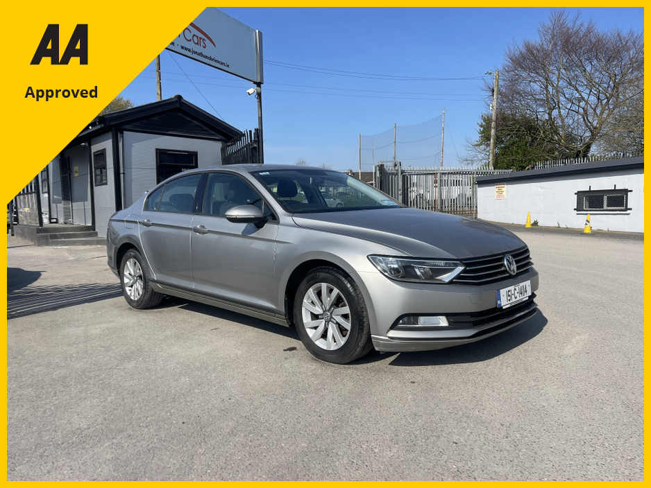 2015 Volkswagen Passat - image 17