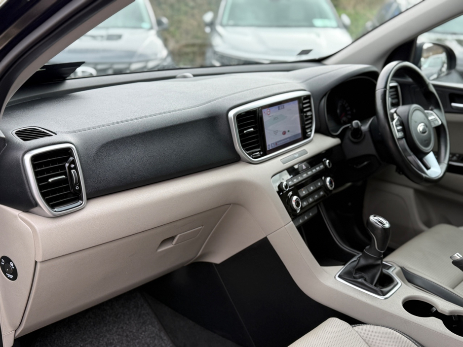 2022 Kia Sportage - image 29