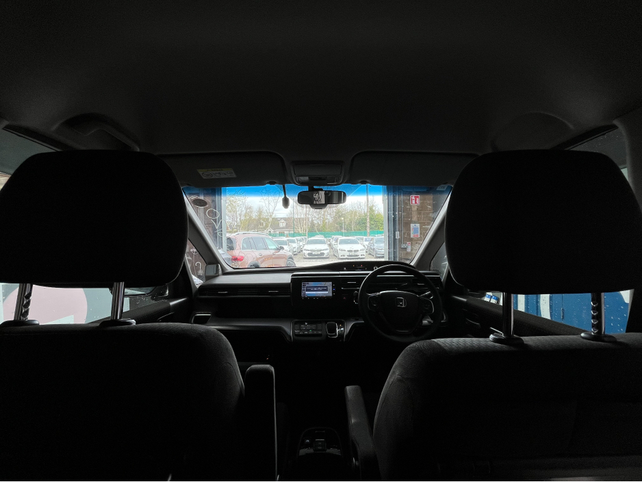 2020 Honda Stepwagon - image 14