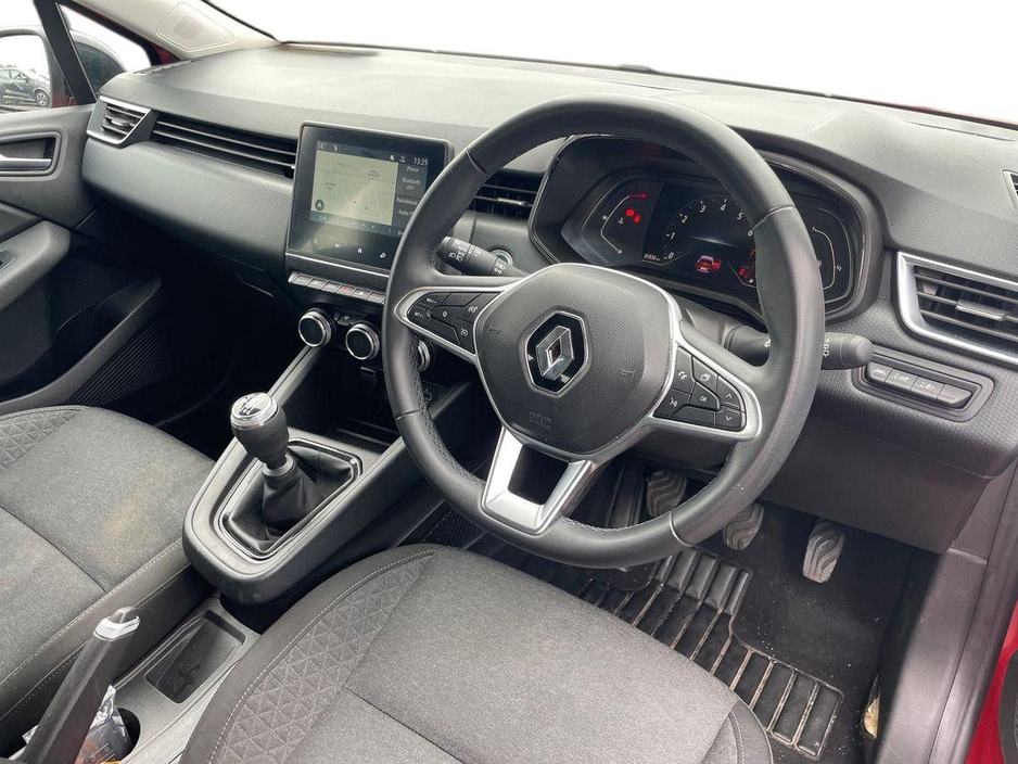 2023 Renault Clio - image 6