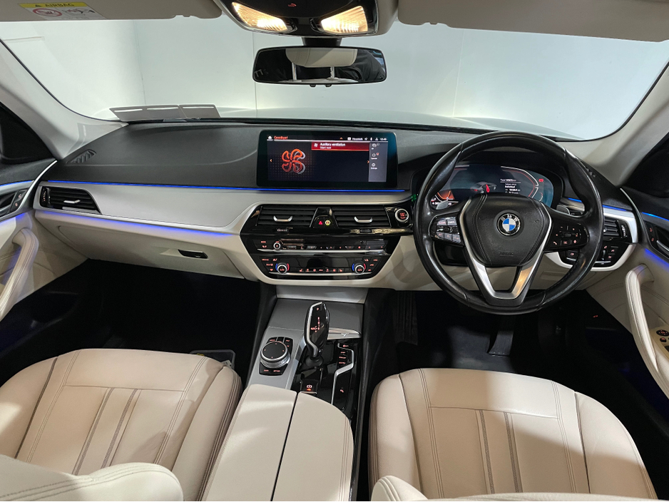 2021 BMW 5 Series - image 14