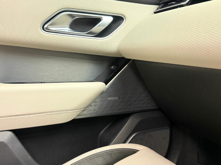 2017 Land Rover Range Rover Velar - image 16