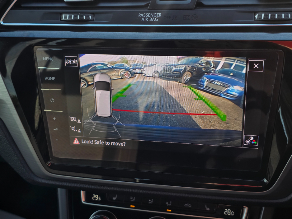 2018 Volkswagen Touran - image 24