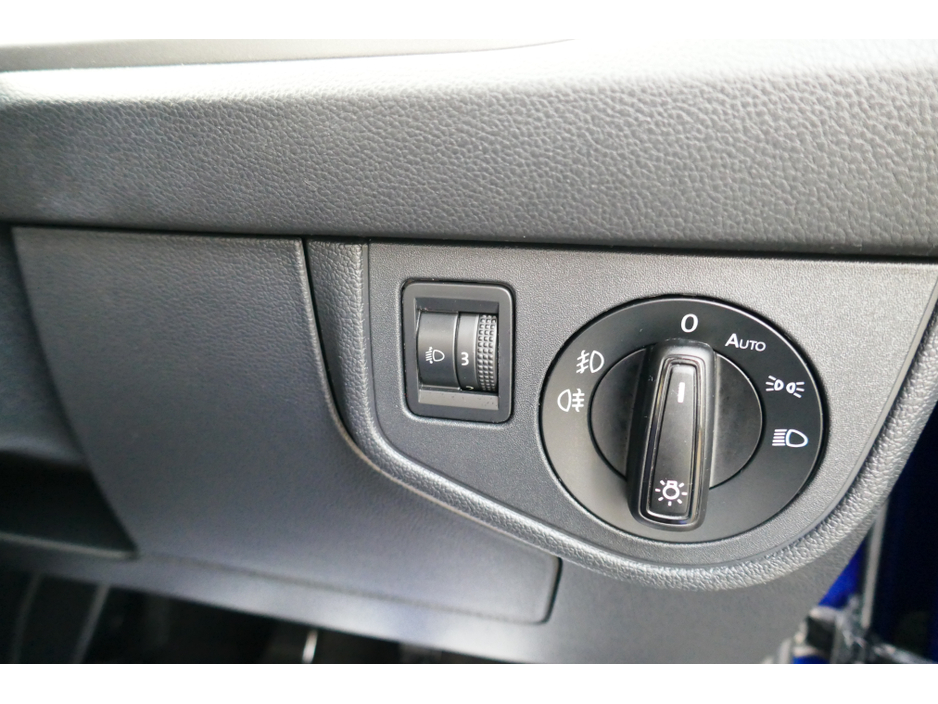 2019 Volkswagen Polo - image 25